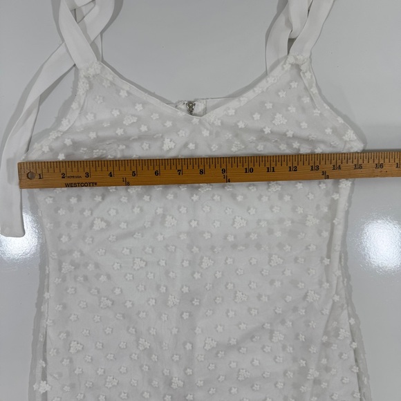 Francesca's Mi Ami Valery Embroidered Floral Mini Dress Medium - Picture 10 of 16